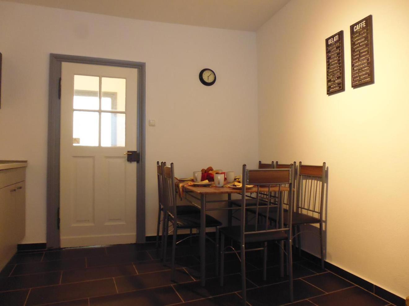 Mosel Ferienhaus Zell Buitenkant foto